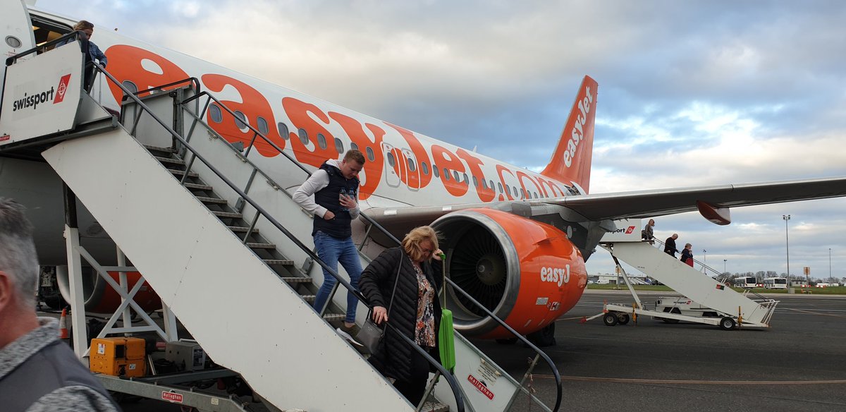NotDerranged's tweet photo. Just landed safe back in northern Ireland. Home soon freshen up and then some fort. Hope all having a good day #airtravel #easyjet #fortnite #NotDerranged https://t.co/HBrjg3o73Y