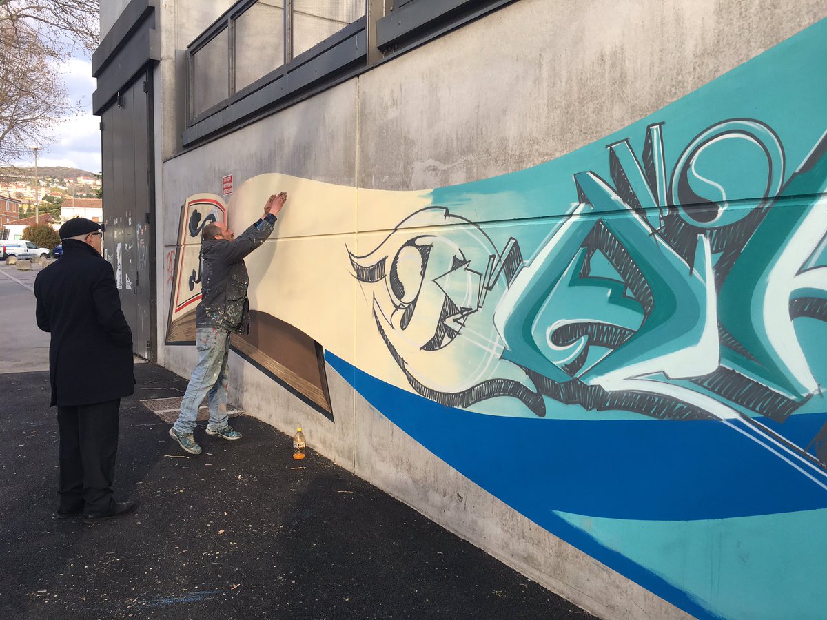 Giorgio_RossiTs's tweet photo. E intanto fuori dallo stadio #Grezar...... CHROMOPOLIS, una “fabbrica” di splendidi artisti.
#chromopolis #trieste #streetart #FVG #ProgettoAreaGiovani https://t.co/UxDOcuSRBr