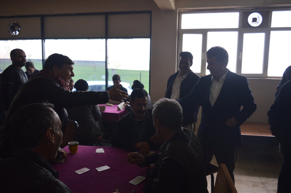 halitaydindicle's tweet photo. Seçim çalışmalarımıza Hüseyna, Xaraba ve Gılşot köylerimizi gezerek devam ettik. Vatandaşlarımızın dertlerini dinleyip, sohbetlerine ortak olduk. #MemleketİşiGönülİşi #Dicleaydınlanıyor https://t.co/Dk0kqNYKpd