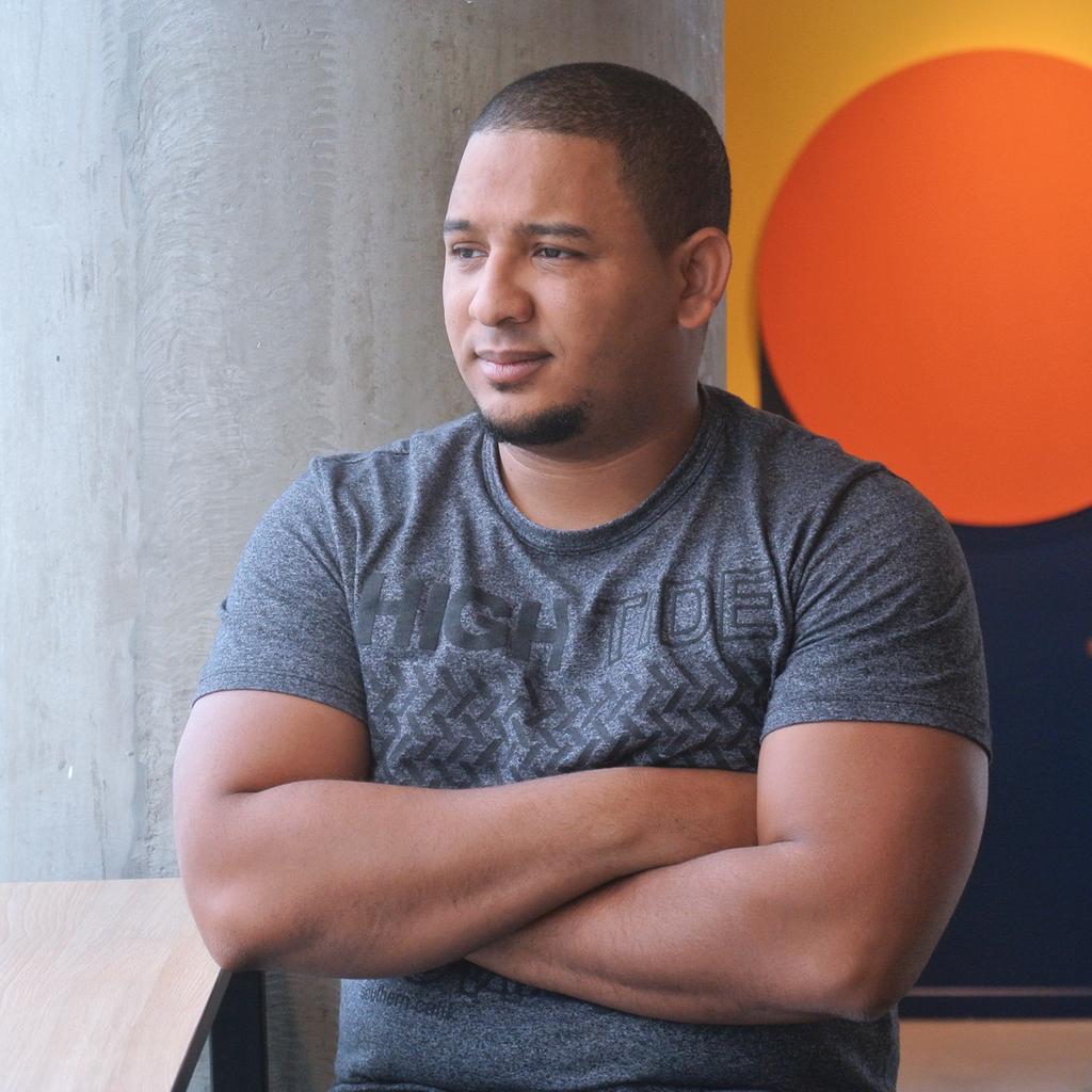 glamstapp's tweet photo. On this #GlamST Team Session with us Amides! In our team he is our C++ Developer.He is from overseas.He was born in Cuba and he’s been in Uruguay for almost 3 years.He likes trova, salsa and cuban music in general.Huge fan of Sabina.He likes visit Uruguay's countryside🌾 https://t.co/zqRIe8XzYa