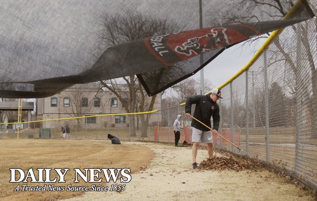 JEhlkeITV's tweet image. Preparing for #OpeningDay but just not the one you're thinking of. First year of just spring baseball means Hartford Union gets to play Kewaskum for the first time. Season hopefully opens tomorrow but will depend on field conditions. 
#WBDN #ConleyMedia #Photojournalism