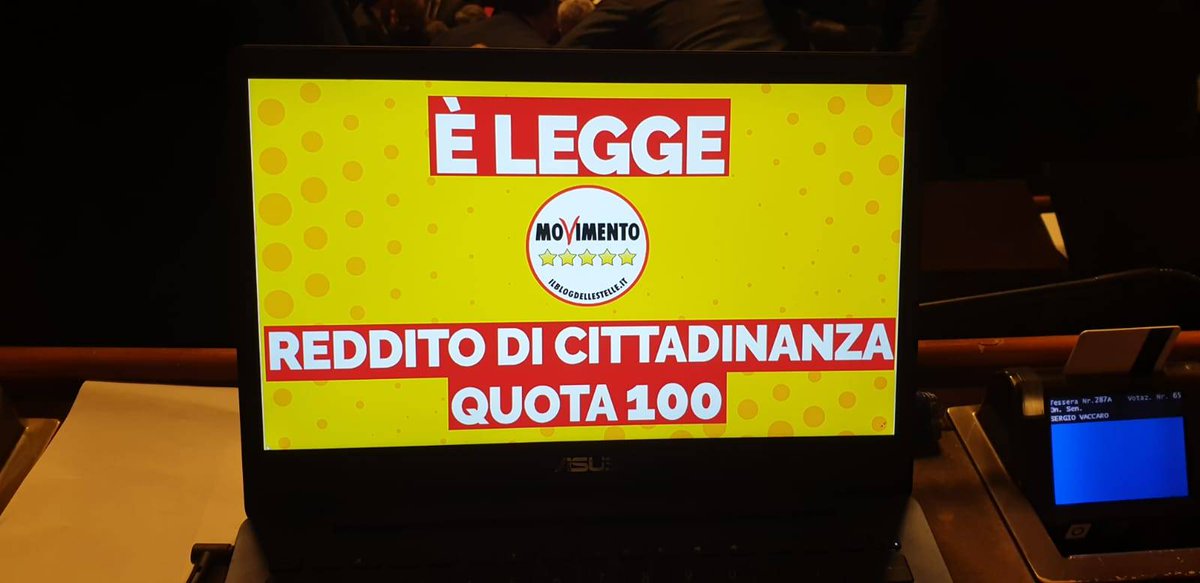 Sergio_Vaccaro1's tweet photo. Al lavoro al Senato! Approvati finalmente #redditodicittadinanza e #quota100. La nostra rivoluzione va avanti 👊💪 https://t.co/Is4BIuftWu