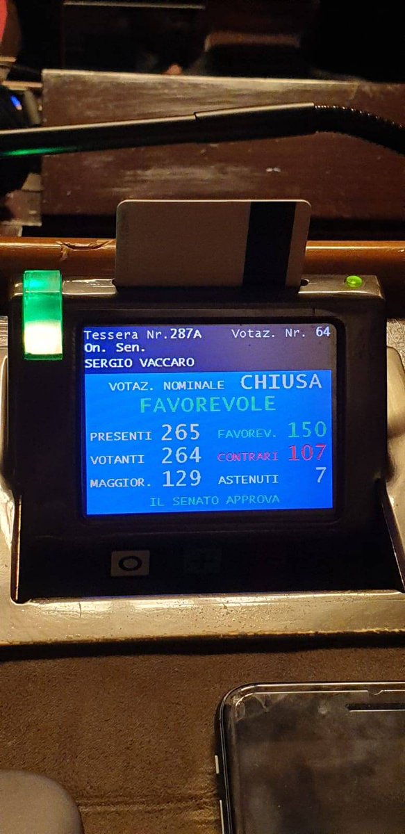 Sergio_Vaccaro1's tweet photo. Al lavoro al Senato! Approvati finalmente #redditodicittadinanza e #quota100. La nostra rivoluzione va avanti 👊💪 https://t.co/Is4BIuftWu