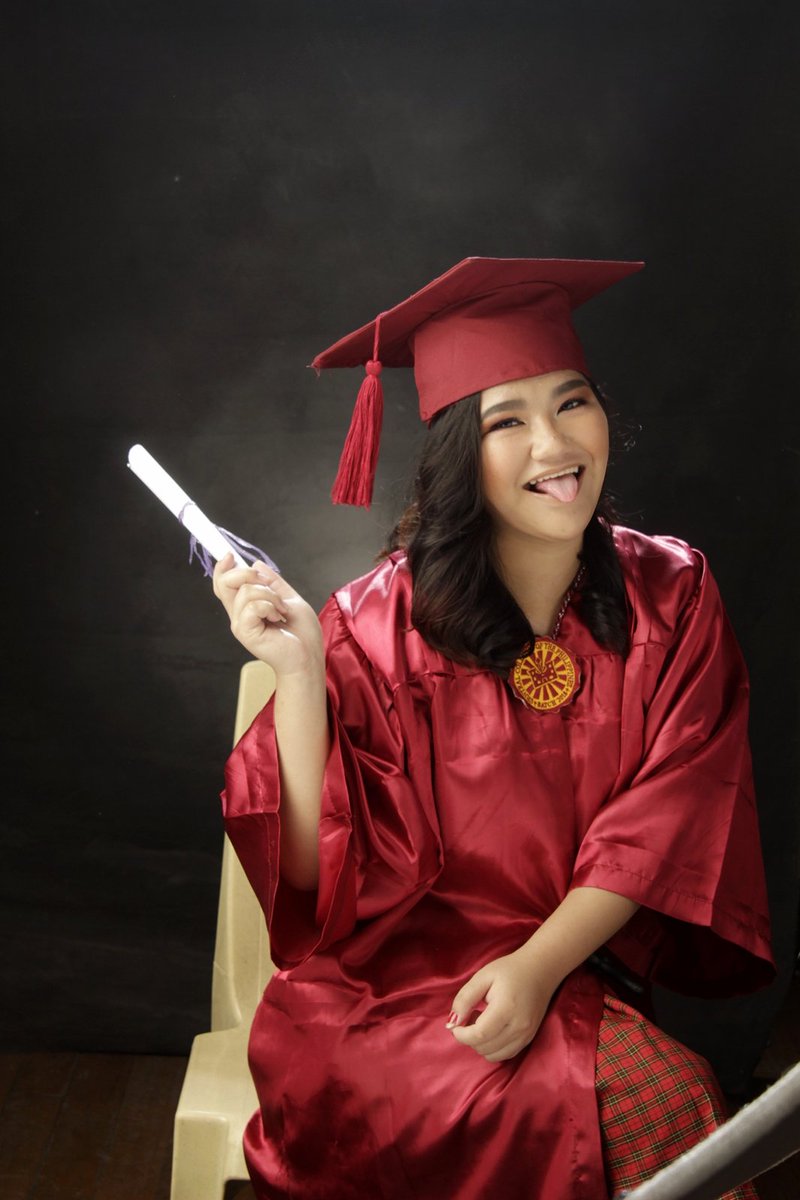 LuisaCollinsLo1's tweet photo. Kahit 50\50 Sana Gagraduate😪😂 https://t.co/dlej49KX5X