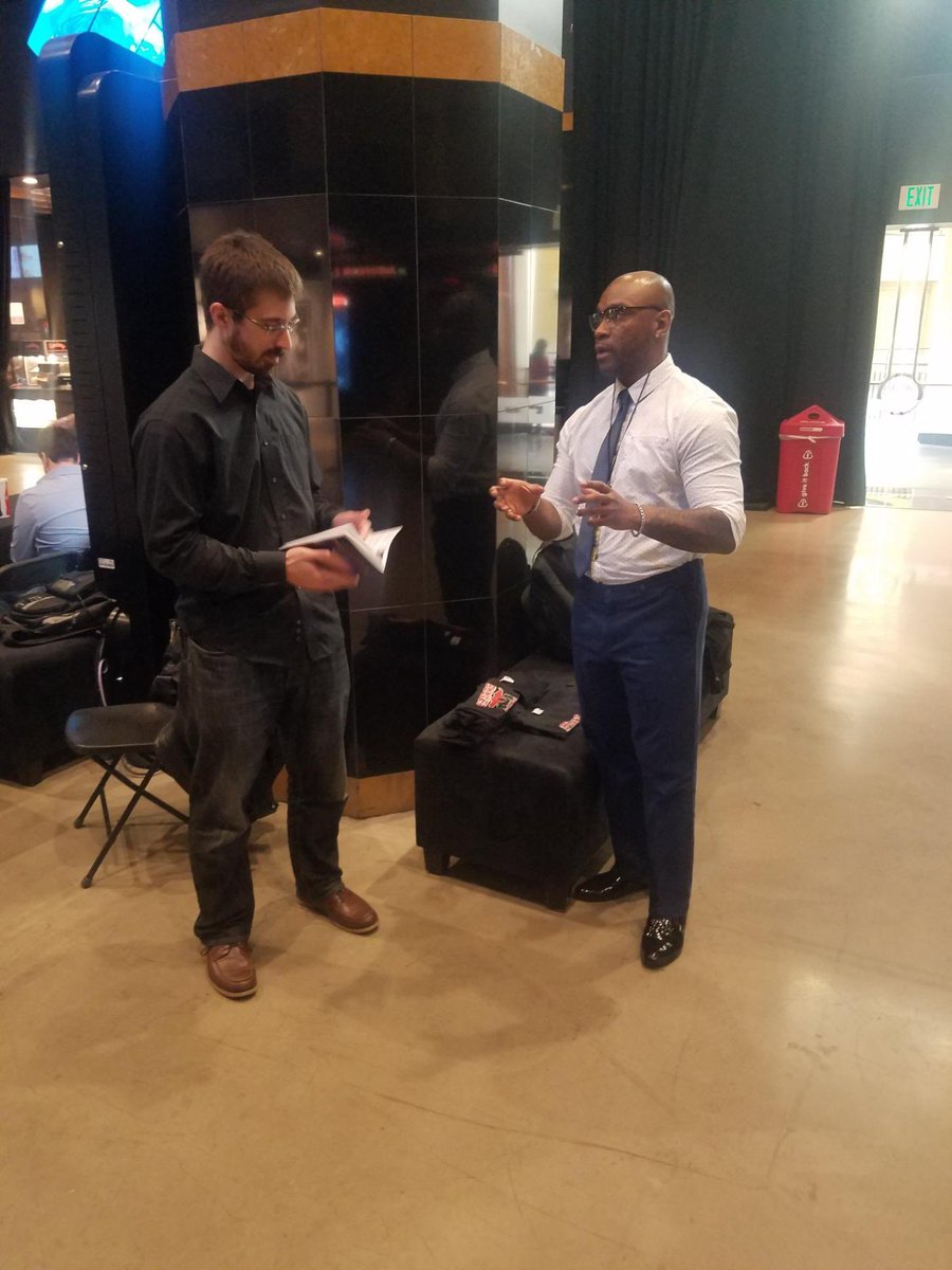 DScottGotTalent's tweet photo. Talking to moviegoers about my film #BizarreManTheJingleBellBattle 🚀 #goldenstatefilmfestival #dandrellscott #tclchinesetheatre #hollywood https://t.co/nmJMH6S43o
