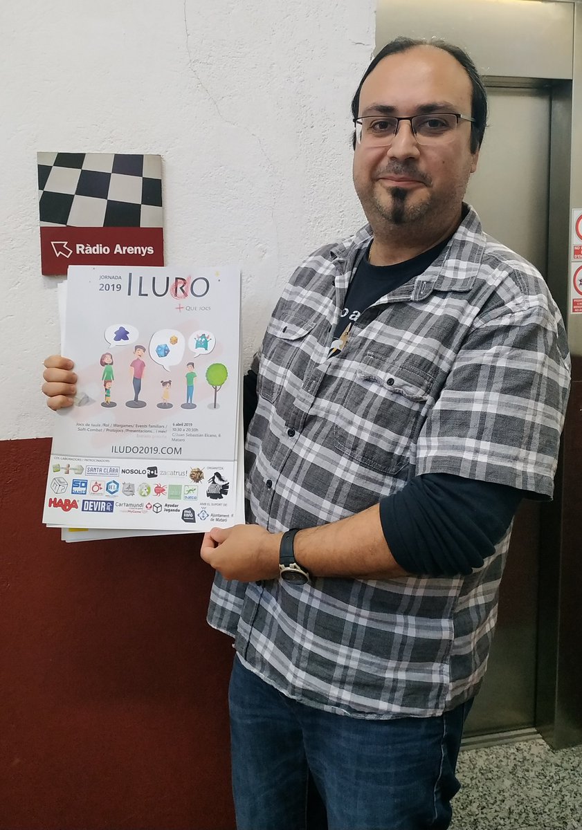 HoraLudica's tweet photo. Avui programa! En @Pobins de @BansheeErrante ens presenta les jornades 2019 de les #Iludo a Mataró. Comenten tot allò que faran el proper dia 6 d'abril!! #radio #radioarenys #jocsdetaula #iludo https://t.co/eQKZoxYbCh
