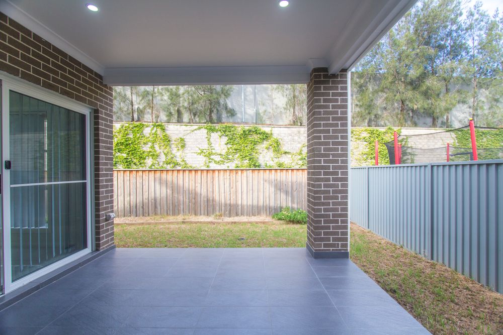 SeasonsRE's tweet photo. 34 Lightning Ridge Rd, Hinchinbrook

Brand new luxury home,READY TO MOVE IN!

This brand new home features:
- 4 Large bedrooms with robes to all
- 3 bathrooms

For more information, please contact Seasons Real Estate on 02 8319 4842
#Sydney #NSW #SeasonsRealEstate #Home #Brandnew https://t.co/QerSGtqzpJ
