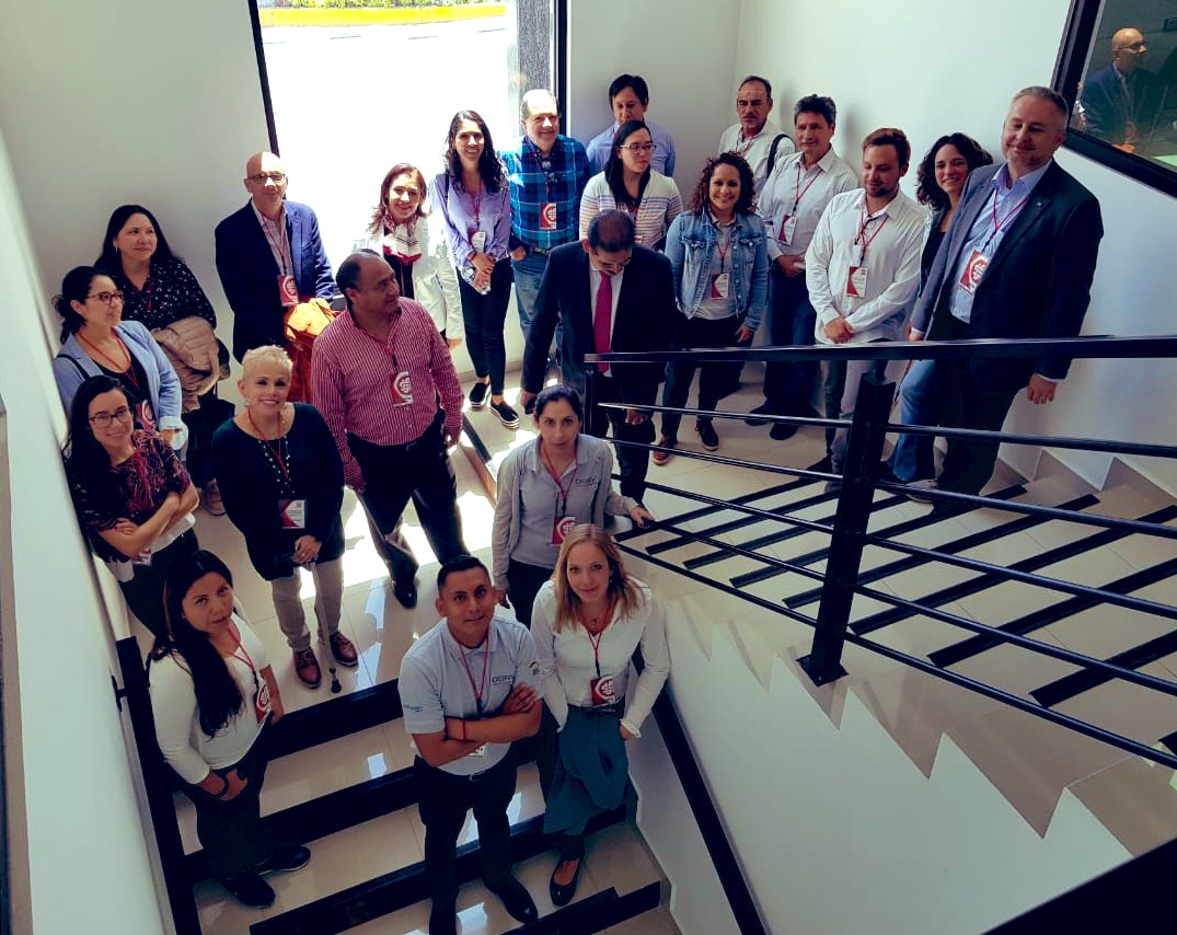 RaiffeisenLatam's tweet photo. #México | finalizamos 2 días muy productivos de nuestro creativo e innovador #BarCamp 2019 con los equipos @RaiffeisenLatam y @DGRVMexico. Siguen grandes proyectos y resultados en la región! Gracias #CGV #FCCAP! #trabajandojuntos #Zusammenarbeit https://t.co/xCMUbMuezW