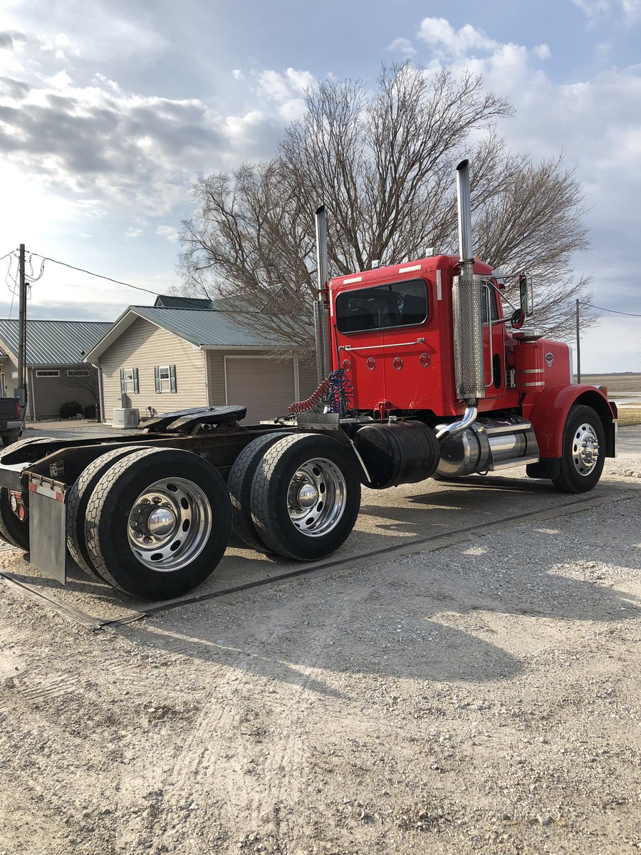 CoryThorman's tweet photo. Selling a 2004 379 Peterbilt with 698000 original miles runs and drives great. Has a C-12 with a 10 speed, equipped with a wet kit. Asking 45k call Steve Welsh with questions 309 337 3364. Retweet’s appreciated. https://t.co/zNgfxjRW3U