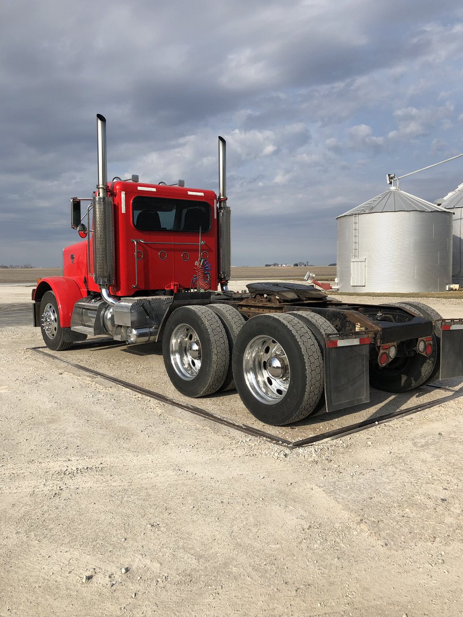 CoryThorman's tweet photo. Selling a 2004 379 Peterbilt with 698000 original miles runs and drives great. Has a C-12 with a 10 speed, equipped with a wet kit. Asking 45k call Steve Welsh with questions 309 337 3364. Retweet’s appreciated. https://t.co/zNgfxjRW3U