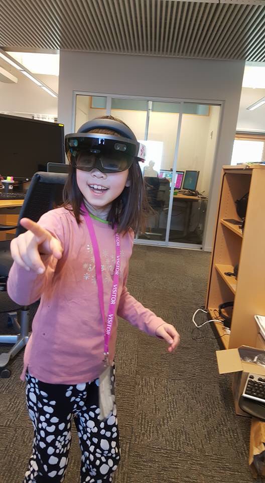 kisko75's tweet photo. ⁦@akipman⁩ Thanks for creating a great device. Even kids of employees in ⁦@EquinorASA⁩ loves to test mixed reality software ! 👍😀 https://t.co/gWru0irW2F