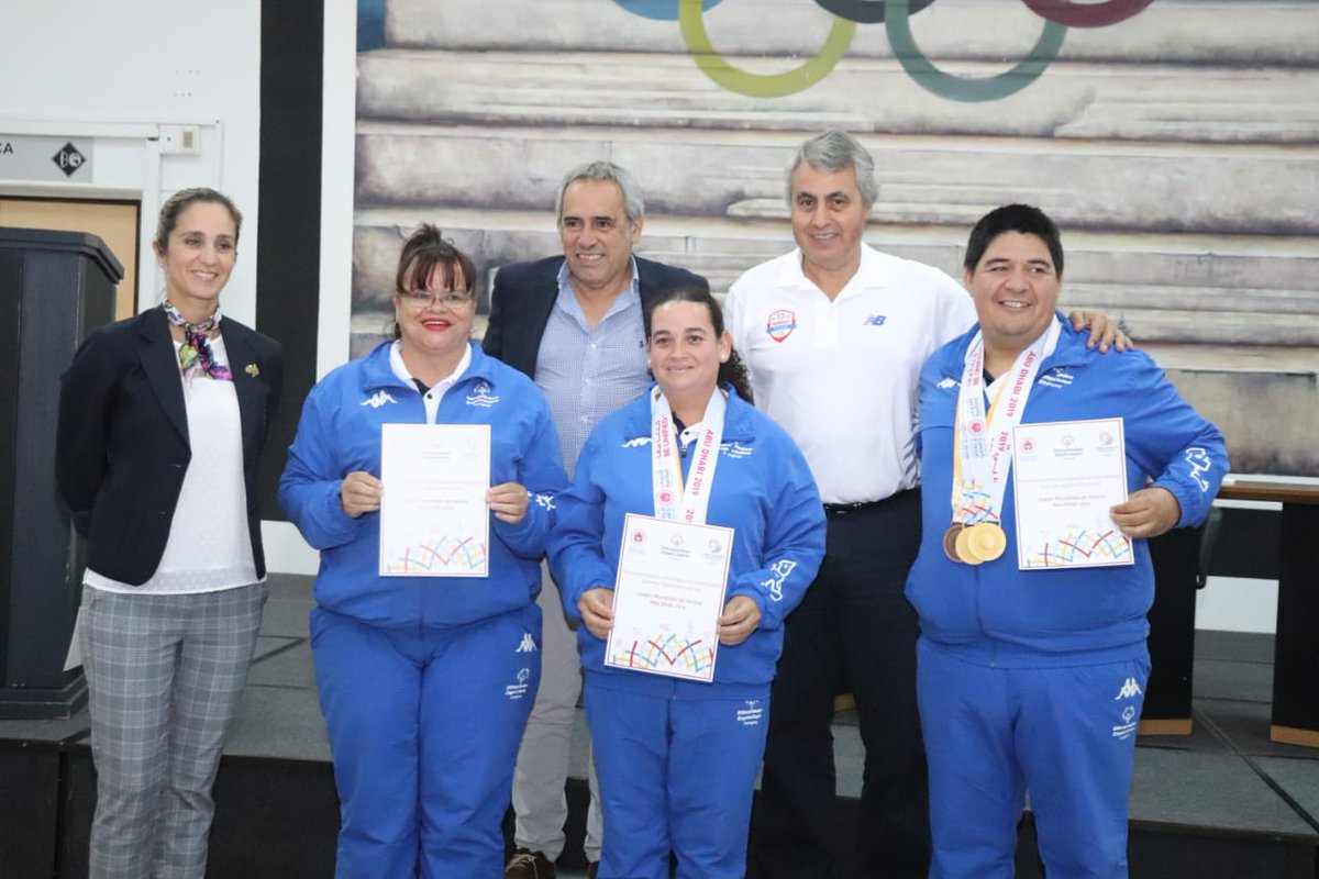 coparaguay's tweet photo. Se realizó, en el Salón Medallistas Olímpicos del COP, el acto de Reconocimiento a la delegación nacional de Olimpiadas Especiales (@OEP_Paraguay) que participó en los #WorldGamesAD -Abu Dhabi 2019-.
¡El #TeamMbarete obtuvo récord de medallas al lograr 27 preseas! 👏🏼🥇🥈🥉🙌🏼 https://t.co/SGnF6SVimJ