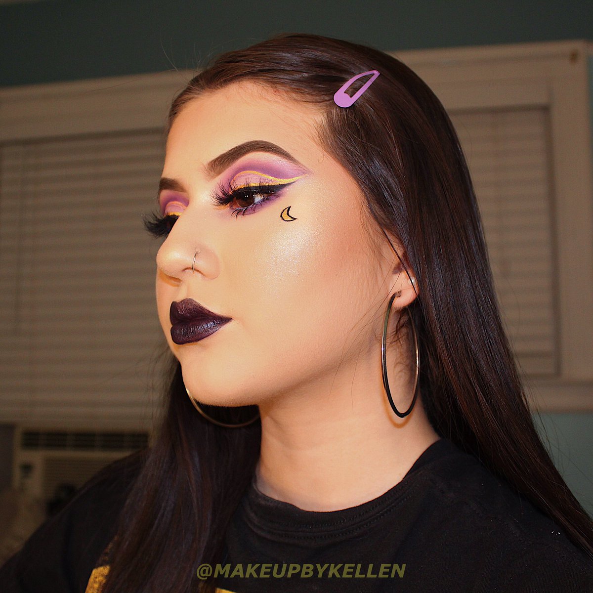 kellen_dy's tweet photo. Late on the trend BUTTT #Bratzchallenge 
@jamescharles x @MorpheBrushes Palette 
@juviasplace Highlighter In Cleo 
@SuvaBeauty Hydra Liner In Gold https://t.co/EG4QCFe8GD
