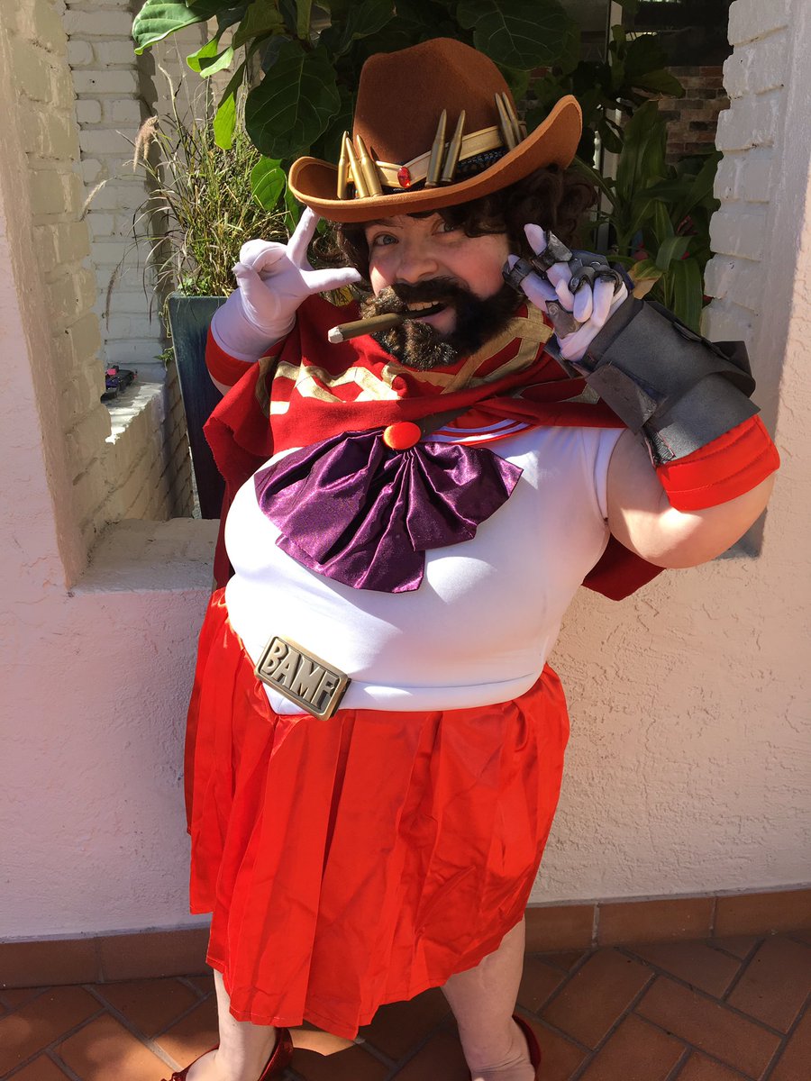 heck_of_bee's tweet photo. I’ve struggled with my weight and body image my whole life. Although it’s still hard, cosplay and the wonderful friends I’ve made have helped me to be so much happier and more accepting of myself
This is me! I’m not perfect, but I’m the only me there is
#CelebrateChubbyCosplayers https://t.co/ZWqKoGXNBu