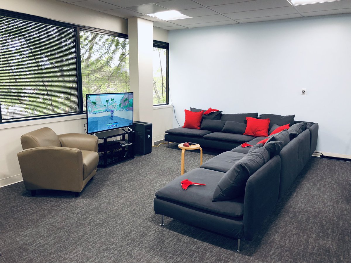 Robloxian High School On Twitter We Ve Got A New Lounge At The Redmanta Hq Making Roblox Games Is Now Twice As Comfortable We Need Some Artwork For That Wall Any Ideas Redmanta Robloxdev - where is roblox hq