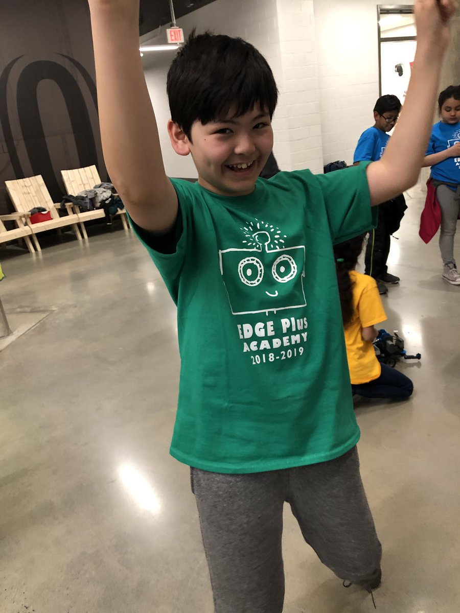 MsGroover2's tweet image. These kids did a great job at the Edge Vex Robotics competition today! #GatorsDeserveit19 #EDGEPlus @GuilfordEle