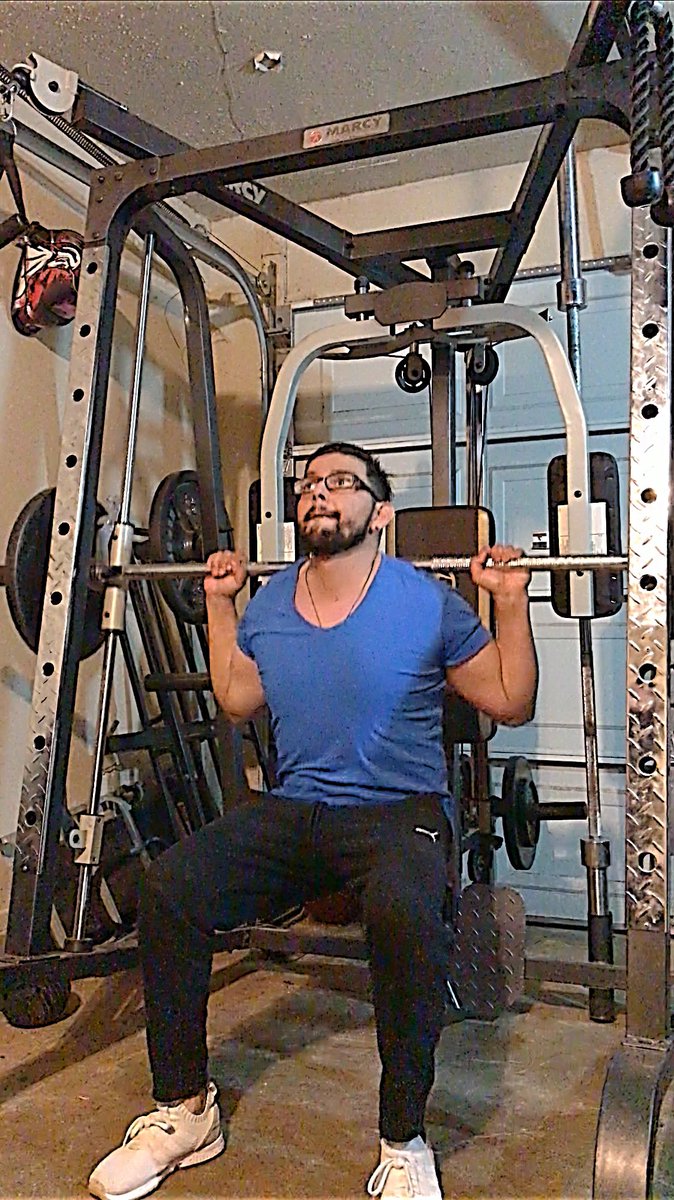 gabrielsfitness's tweet photo. Happy Hump Day❗️ My legs are my weakest body part so I gotta hit them hard❗️Feel the burn❗️🔥 https://t.co/FYheH2Aizq #marchmadness #texastech #fitness #fitnesslife #fitnesslifestyle #motivation #determination #dedecation #grinding #instagram #photooftheday #workouttime https://t.co/2dV9iHQf5A