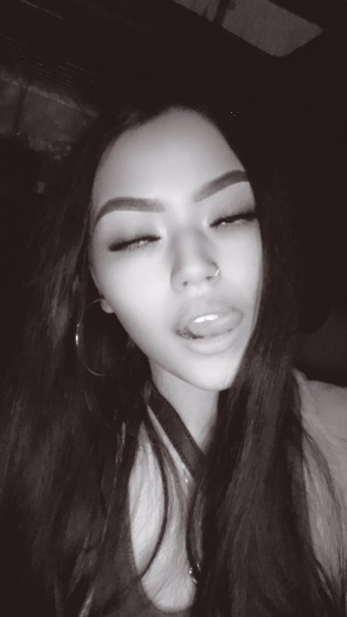 yunglivvvv's tweet photo. M 🖤 https://t.co/9gewyPS3vN