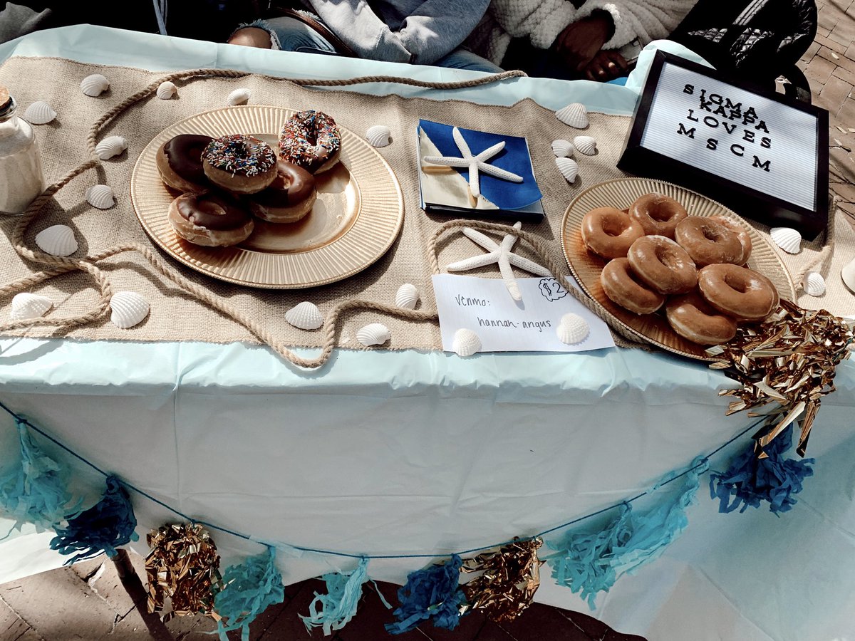 Had a blast outside tabling in Cougar Mall today to raise money for @MESeaCstMission!! If you were able to stop by and buy a donut, we thank you so much for your support! ♥️🐳 #CofCSK