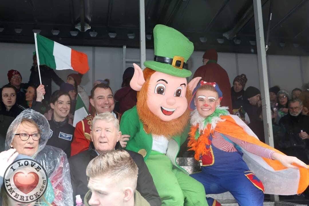 GigglesEnt's tweet photo. St.Partick’s Celebrations With Space Sarah, Major James Collins , Lucky Tye Leprechaun &amp; Jacko 💕 https://t.co/n0P3ZMZ5Tu