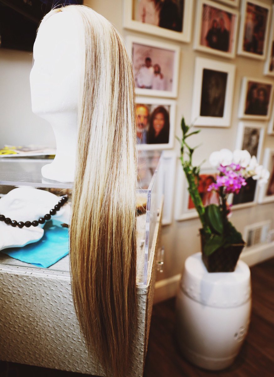 PinyBH's tweet photo. Whatever it is you do, be you ✨✨ We love this blonde 😍 Contact us for custom hair extensions and wigs. #OnlyTheBest  #PinyBeverlyHills 
#hair #customwigs #hairstyles #haircolor #hairstyle #beauty #behindthechair #customwig #modernsalon #hairgoals #balayage #blonde #cleanhair https://t.co/eQetvLQVSZ