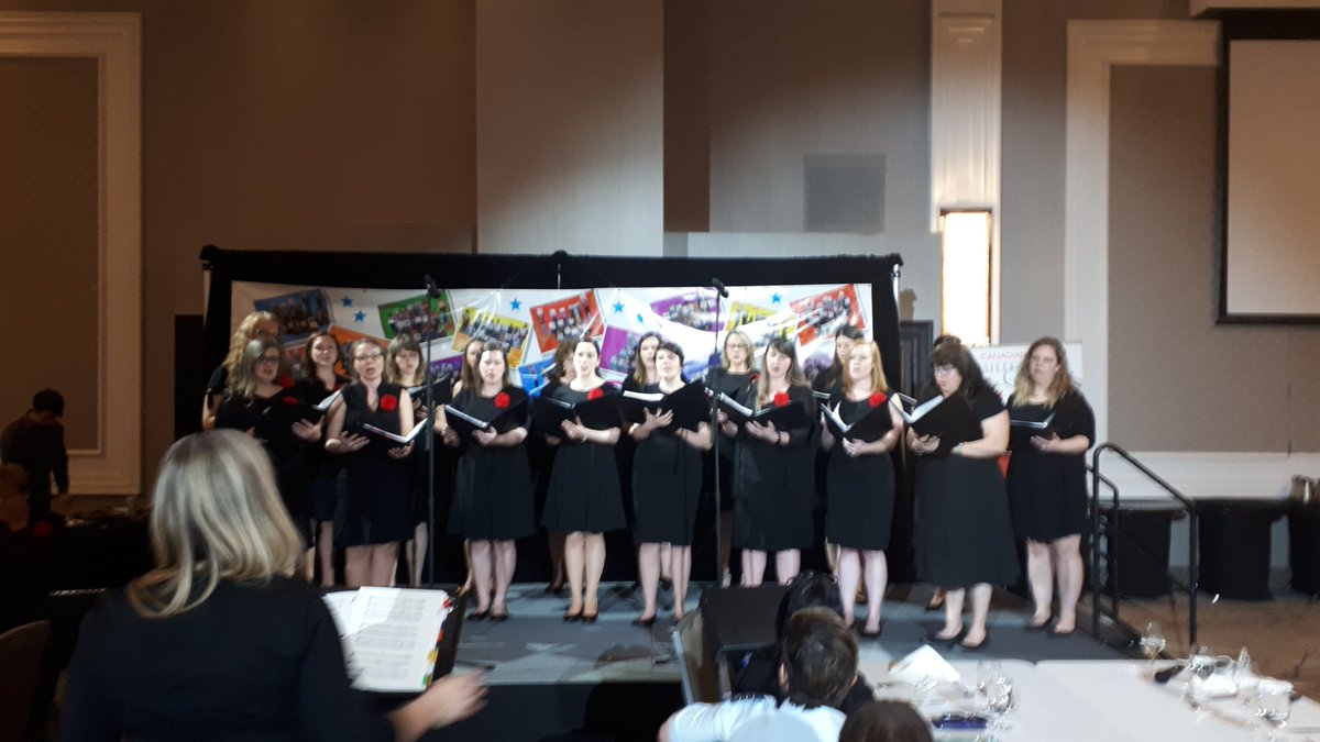 VanierInstitute's tweet photo. Canadian Military Wives Choir (Uplands Choir) keeping delegates thoroughly entertained as Day 1 of #FAM2019 wraps up! #MVCircle https://t.co/q5opKBta58