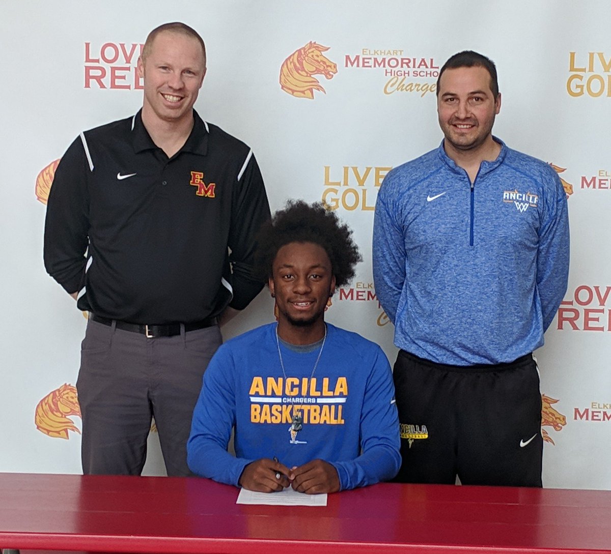 ELKMemBball's tweet photo. Congrats to @TGallope on signing with Ancilla today! #EMBB 🐴🏀 https://t.co/W6Ed7Weiu1