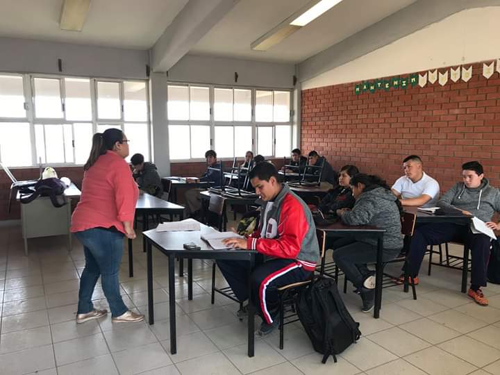 Segunda jornada de lectutura. Participación docentes y alumnos del plantel.