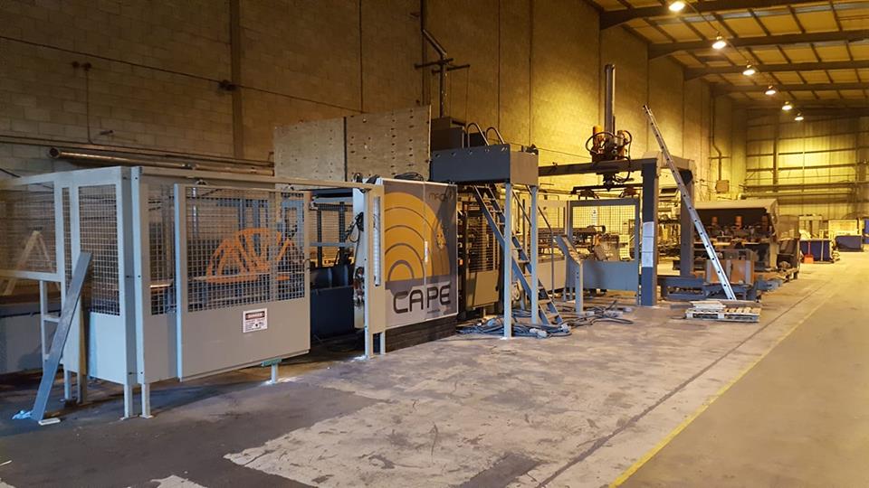 Scott_Pallets's tweet photo. Automating our pallet manufacturing processes is central to our continuous improvement plans. The commissioning of our new CAPE line at our Ellesmere Port site is coming on well. #scottpallets #pallets #manufacturing #cape #workinprogress https://t.co/oMo8MHwEGC