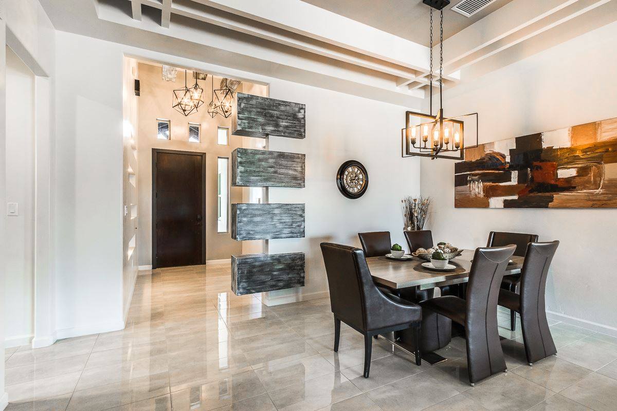 ICONCustomHomes's tweet photo. "Icon" derives from the Greek word eikon, which is a likeness or a semblance. Our homes are icons because they are a semblance of greatness—the culmination of vision, craftsmanship, and labor.

#ElPasoHomes #BuildYourVision #ICONhomes https://t.co/dCVxahxt0R