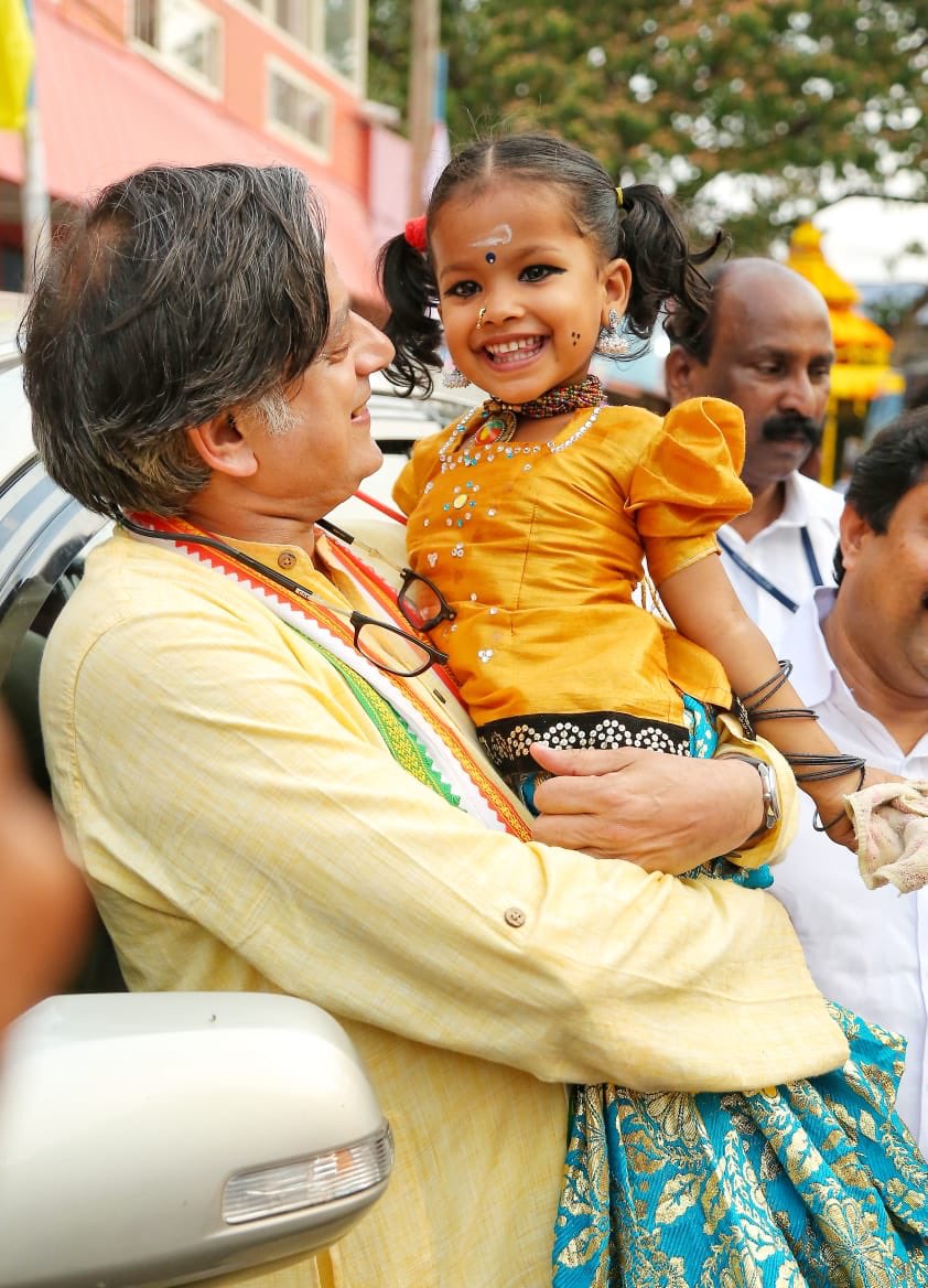 ShashiTharoor's tweet photo. A special joy to encounter a constituent who is too young to vote but quite willing to engage with her M.P.! https://t.co/1Ck4Tt8UwK