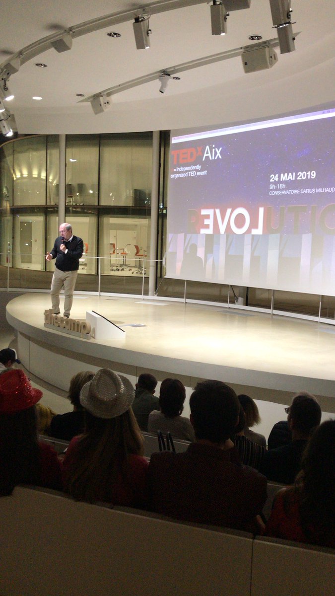 TEDxAix's tweet photo. Le #futurofwork sera un monde dual de plus grandes opportunités, un monde cognitif et il faudra apprendre vite ! @LaurentChoain  #TEDXAix #revolution https://t.co/v0SEiNZwm3 https://t.co/ttijt8dIF5