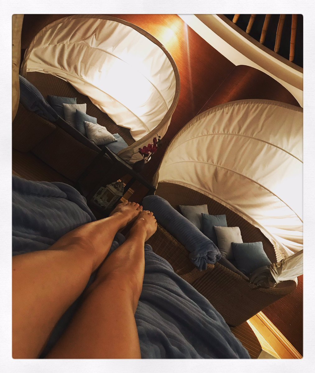 Hotelwanderer's tweet photo. Switch off time 🙏 #spatime @Radisson #spa https://t.co/U9iccmNRhd