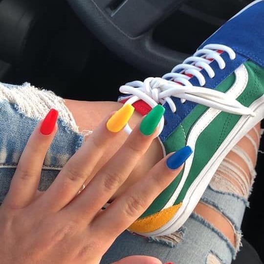 RevistaMujerDF's tweet photo. Desde uñas rainbow, crystal, stiletto y más. Checa la tendencia para esta temporada! 💅😍
#belleza #moda #glamour #nails #tendencia2019 #nails2019 #mujeresconestilo #mujeres #mujerdf #editorial #editorialnails #style #rainbow #crystalnails #stilettonails #revistamujerdf https://t.co/fac7N8bp7r