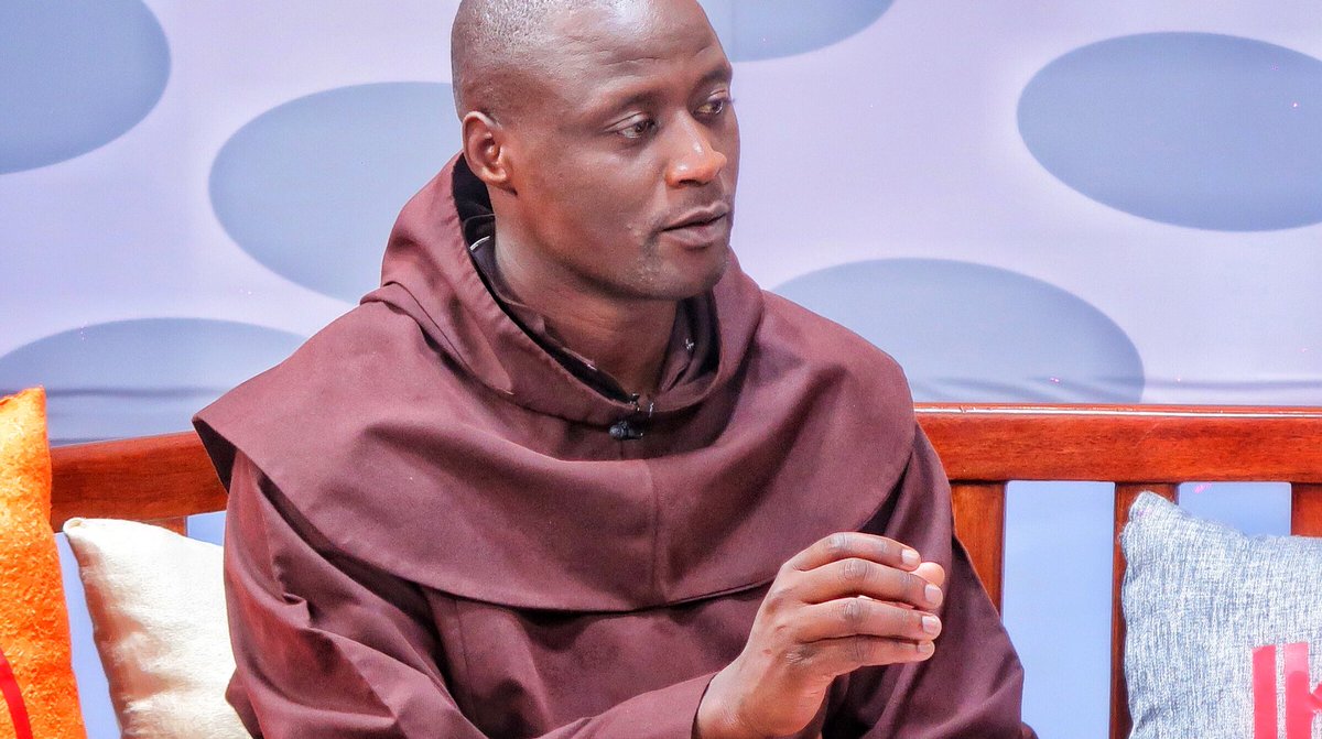 xtiandela's tweet photo. Peter Tabichi:

I won $1 Million but that doesn’t mean that I am the best teacher. I am the voice of all the other teacher out there. The award is theirs. 

@KoinangeJeff @stivogichbwoy @citizentvkenya @monicakiragu_ #JKLive https://t.co/kPPIFYrxsp
