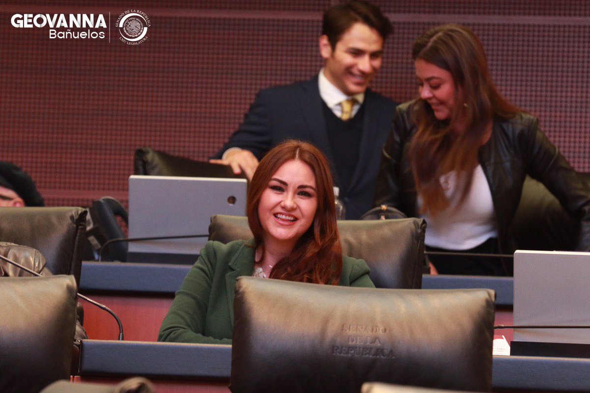geovanna_b's tweet photo. En el @senadomexicano hemos aprobado en lo particular y en lo general, reformas a los artículos 108 y 111 de nuestra Carta Magna en materia de fuero con lo que se amplía el catálogo de delitos que puedan ser imputados al Presidente de la República y los legisladores federales. https://t.co/J5x7qjomuf