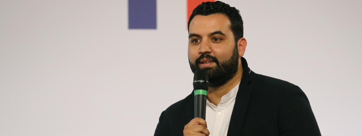 franceinfo's tweet photo. Soupçonné d'être l'auteur de menaces de mort, l'humoriste Yassine Belattar va être présenté à un juge

https://t.co/13baWZ7kLP https://t.co/bdXXhNM88l