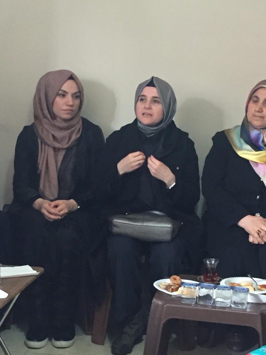 AK Kadın Şanlıurfa (@akkadinsanlurfa) on Twitter photo Başkanımız <a href="/dmtstcgvn1/">Demet SAATÇI GÜVEN 🇹🇷</a> ile birlikte Haliliye Belediye Başkan Adayımız <a href="/mcanpolatnet/">Mehmet CANPOLAT 🇹🇷</a> ın Hanımlar için açtığı seçim bürosunda hanımlarımızla hasbihal ettik.
#MemleketiİşiGönülİşi
#AkKadınlarSahadanSESveriyor
<a href="/RT_Erdogan/">rt_erdogan</a> <a href="/selvacam/">Lütfiye Selva Çam 🇹🇷</a> <a href="/jiskenderoglu/">Jülide İSKENDEROĞLU</a> @sedagbl Başkanımız <a href="/dmtstcgvn1/">Demet SAATÇI GÜVEN 🇹🇷</a> ile birlikte Haliliye Belediye Başkan Adayımız <a href="/mcanpolatnet/">Mehmet CANPOLAT 🇹🇷</a> ın Hanımlar için açtığı seçim bürosunda hanımlarımızla hasbihal ettik.
#MemleketiİşiGönülİşi
#AkKadınlarSahadanSESveriyor
<a href="/RT_Erdogan/">rt_erdogan</a> <a href="/selvacam/">Lütfiye Selva Çam 🇹🇷</a> <a href="/jiskenderoglu/">Jülide İSKENDEROĞLU</a> @sedagbl