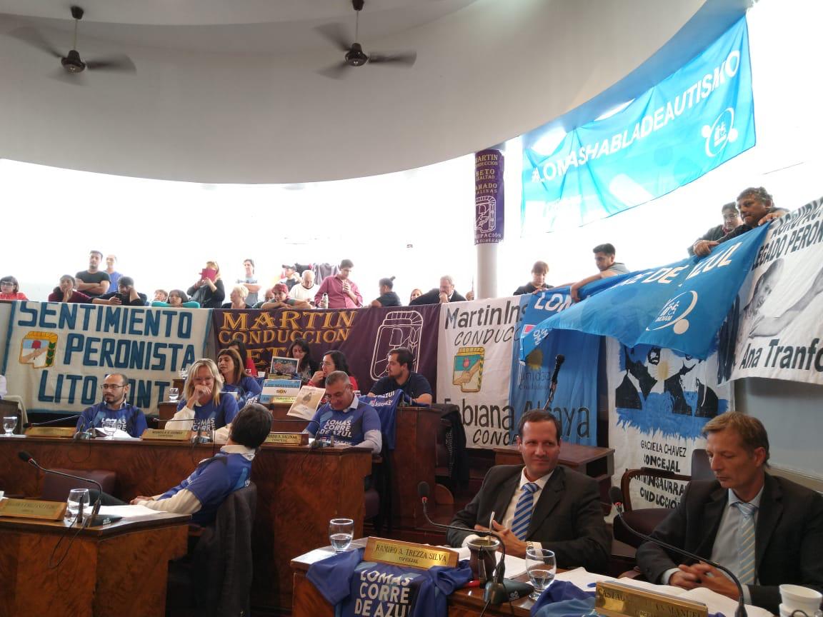 ImdiamLomas's tweet photo. #Discapacidad | El Concejo Deliberante de Lomas de Zamora declaró de interés municipal la jornada por el Día Mundial de Concienciación sobre el #Autismo "Lomas Corre de Azul". #OrgulloDeSerDeLomas #HablemosDeAutismo #TEA https://t.co/xYByx61HsQ