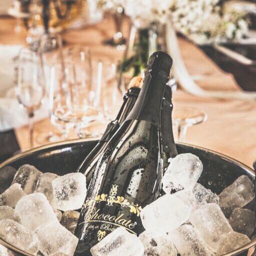 HudsonBond7's tweet photo. Til death us do party....why not wow your guests and have our unique Chocolate in a Bottle to celebrate your special day in style? #wedding #love #CiaB #champers #fizz #chocolatelover #trailblazer #party https://t.co/Whft2L2Jsd