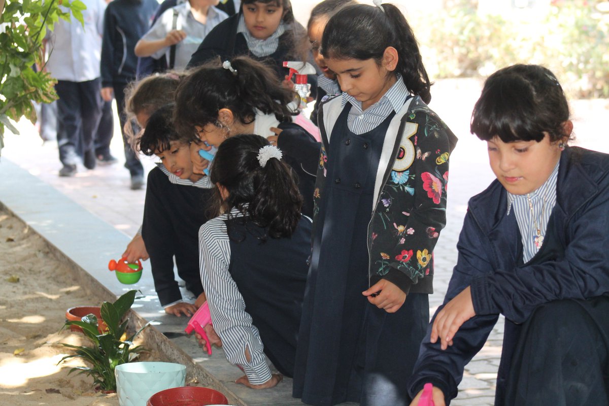 Modern_Skills's tweet photo. شاركَ طلابنا من الصف الأول والثاني في أنشطة الزراعة في حديقة المدرسة. تم زراعة النباتات المختلفة والصبار التي تم تدريسها في الفصل تحت عنوان "المواطن النباتية". #schoolactivities #Science #planting #Schoolofmodernskills #dubaischools #uaeschools #practicalpractices #education https://t.co/MqG0dUUDkL
