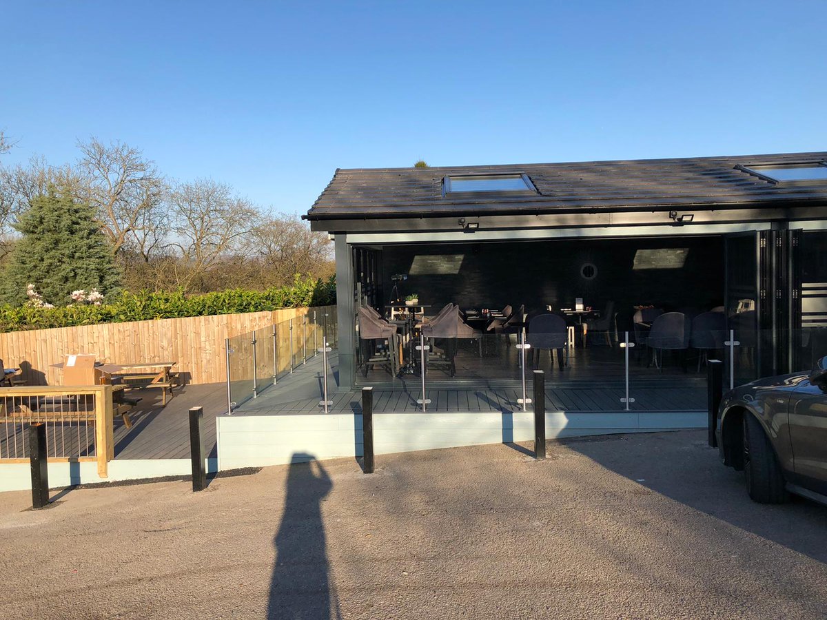 The sun's out people on the new patio <a href="/CaerphillyAFC/">CaerphillyAthleticFC</a> <a href="/laurasianwills/">Laura Williams</a> <a href="/clur_roberts/">Claire Roberts</a> <a href="/JoHartley3/">Jo Hartley 🍓</a> <a href="/kw14ccfc/">Keiron White</a> <a href="/flipflops102/">Andy Phillips</a> <a href="/Callum07/">Theresa burch</a> @chriskellywales