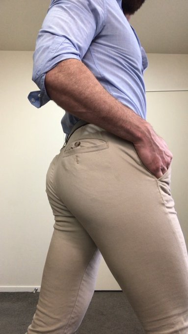 Live now, cool enough to be wearing clothes! (will see how long it lasts) @chaturbate  https://t.co/k29l0hzasV  #fit<a href="/tag/fit"class="tags"><span>#fit</span></a><a href="/tag/bigdick"class="tags"><span>#bigdick</span></a><a href="/tag/beard"class="tags"><span>#beard</span></a><a href="/tag/nsfw"class="tags"><span>#nsfw</span></a><a href="/tag/hairy"class="tags"><span>#hairy</span></a><a href="/tag/commando"class="tags"><span>#commando</span></a><a href="/tag/bulge"class="tags"><span>#bulge</span></a>