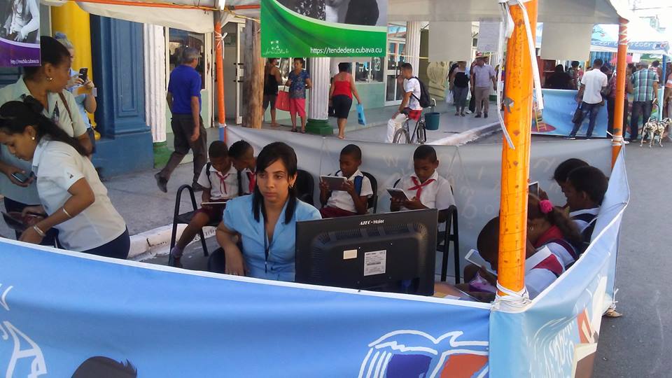 #FILCuba2019 Guantánamo, Carpa Digital, en la cual puedes obtener la descarga de Libros  Digitales, Audio Libros, Animados, la  Mochila, Acceso por WiFi, alquiler de tables   #28feriadellibrogtmo #LeerEsCrecer <a href="/CubaCultura/">Cuba Culture</a> <a href="/JosuePoet/">Joes</a> <a href="/JuanRguezICL/">Juan Rodríguez C.</a> <a href="/universidad_uci/">Universidad de las Ciencias Informáticas</a> <a href="/JovenClubCuba/">Joven Club</a>