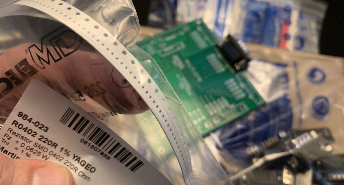 KutilDomaci's tweet photo. #ZDnešníPošty také součástky z GME na první ověřovací kus MultiJoy8 na PCB od Ivo van Poortena. “Bezpečnostní” odpory kvůli C64 na signálových linkách v této verzi nejsou, tak to škrábnu a dám tam 0402. #SMDChallenge #MultiJoy8 #MultiJoy @krupkaj @Wotnau https://t.co/eV7kks0p3h