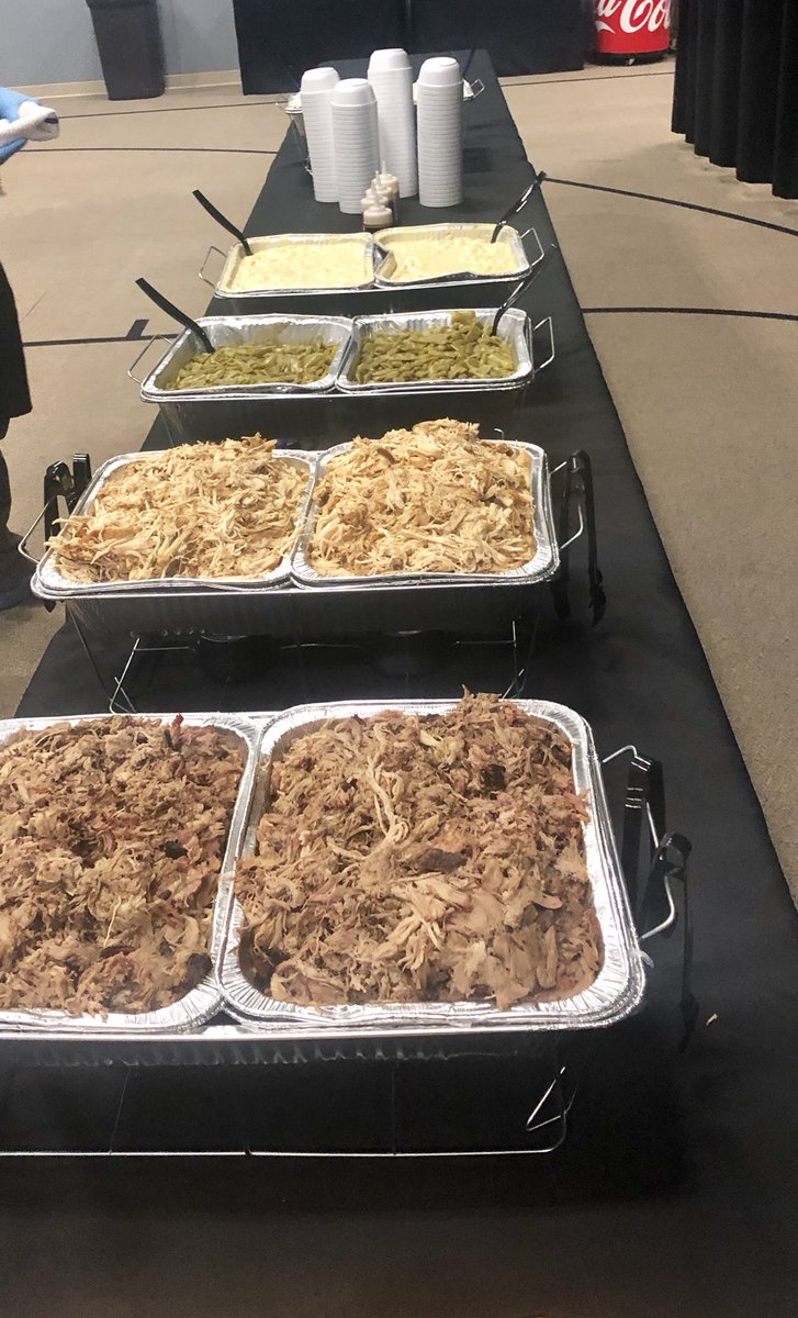 kynonprofits's tweet photo. Another awesome lunch by our friends at @red_state_bbq for today’s #ReWrite19 conference with @KyGPA! 😋 🐷 🐔 🍌 🍴 https://t.co/A4J7rHdfeV