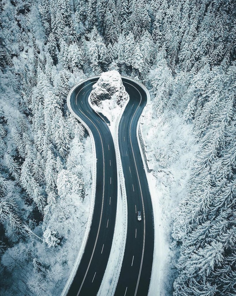 EXPLOR_Brand's tweet photo. Who else needs to drive this corner?! 📷 @robin.wittwer
#travel #explore #explorepage #naturephotography #outdoors #outdoor #adventure #nature #naturelovers #adventures #lesstraveled #adventure_culture #outdoorlife #outdoorlifestyle #camping #campinggear https://t.co/uEuTYjRZAd