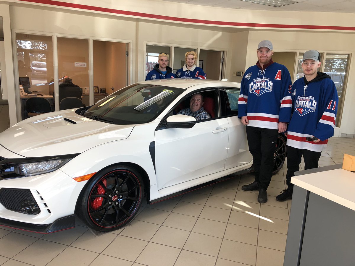 RMac_9's tweet photo. @SsideCapitals @BillyMcGuigan12 @tenacityhockey @Honda @HondaCanada #communityteam https://t.co/sXfCBvrWyl