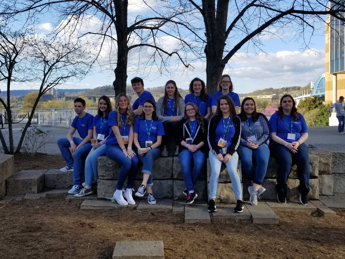 SHHS_HOSA_TN's tweet photo. #TNHOSASLC2019 fun night at the aquarium. @SHHSRaidersTN @MauryCoSchools @MCPSCTE https://t.co/GkG3VTn1ri