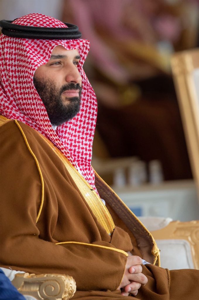 #محمد_بن_سلمان 
والله احبه من اعماقي واحب  اللي  يحبّه
   واكره اللي يكرهه لو من عيال ابوي وامي
مرهب البقمي